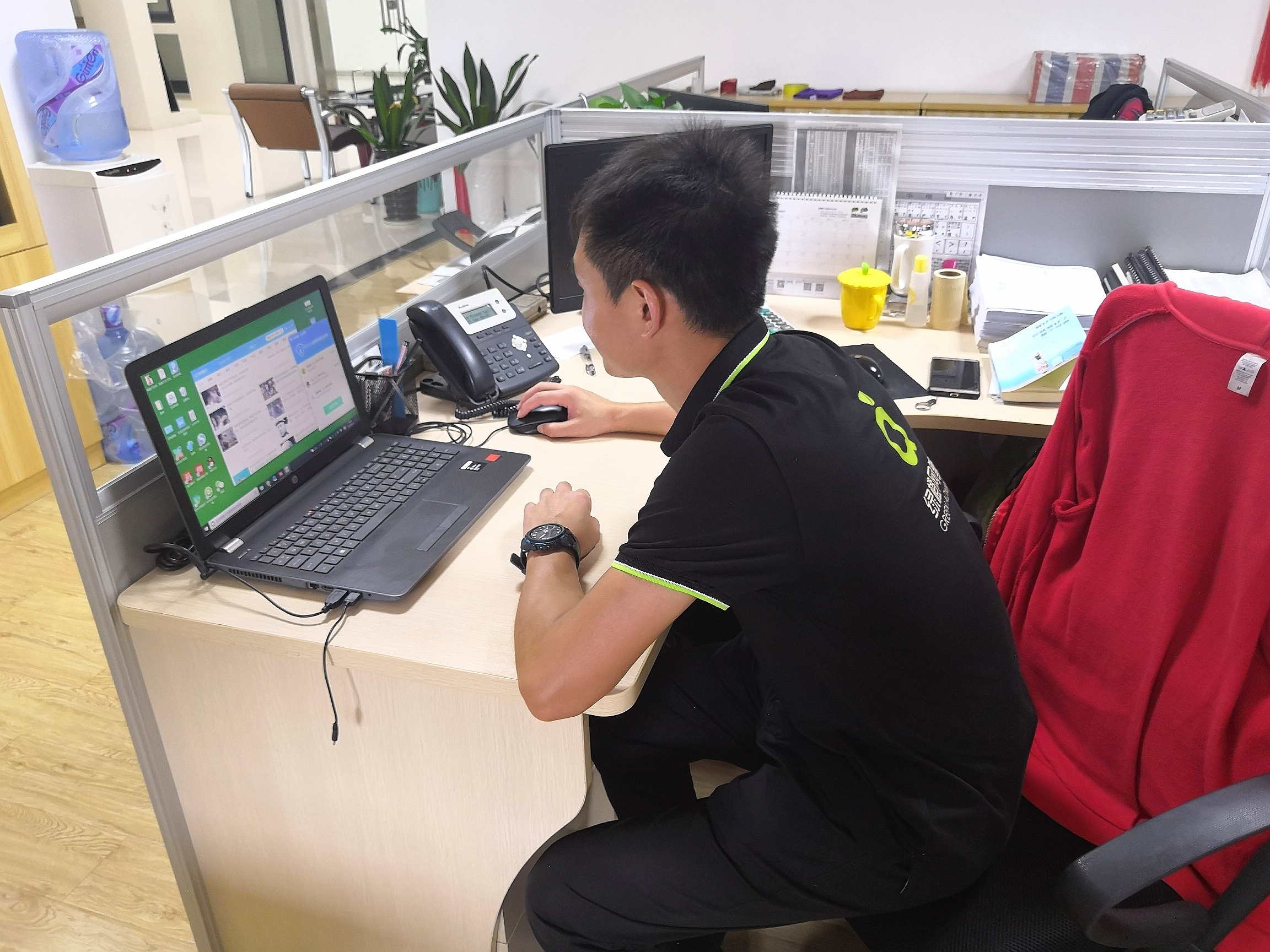 协助企业建设更完善it环境,让员工工作更轻松,更高效;这次报名的企业